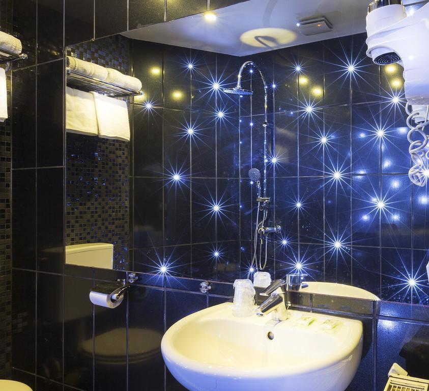 Hotel Du Bresil Париж Экстерьер фото