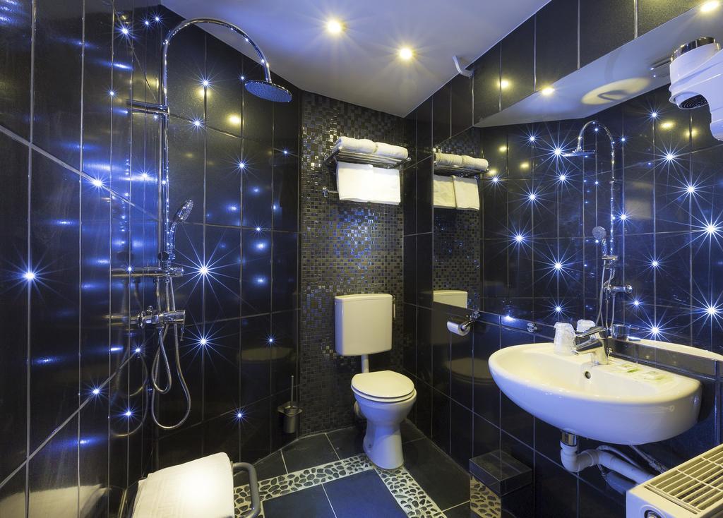 Hotel Du Bresil Париж Экстерьер фото